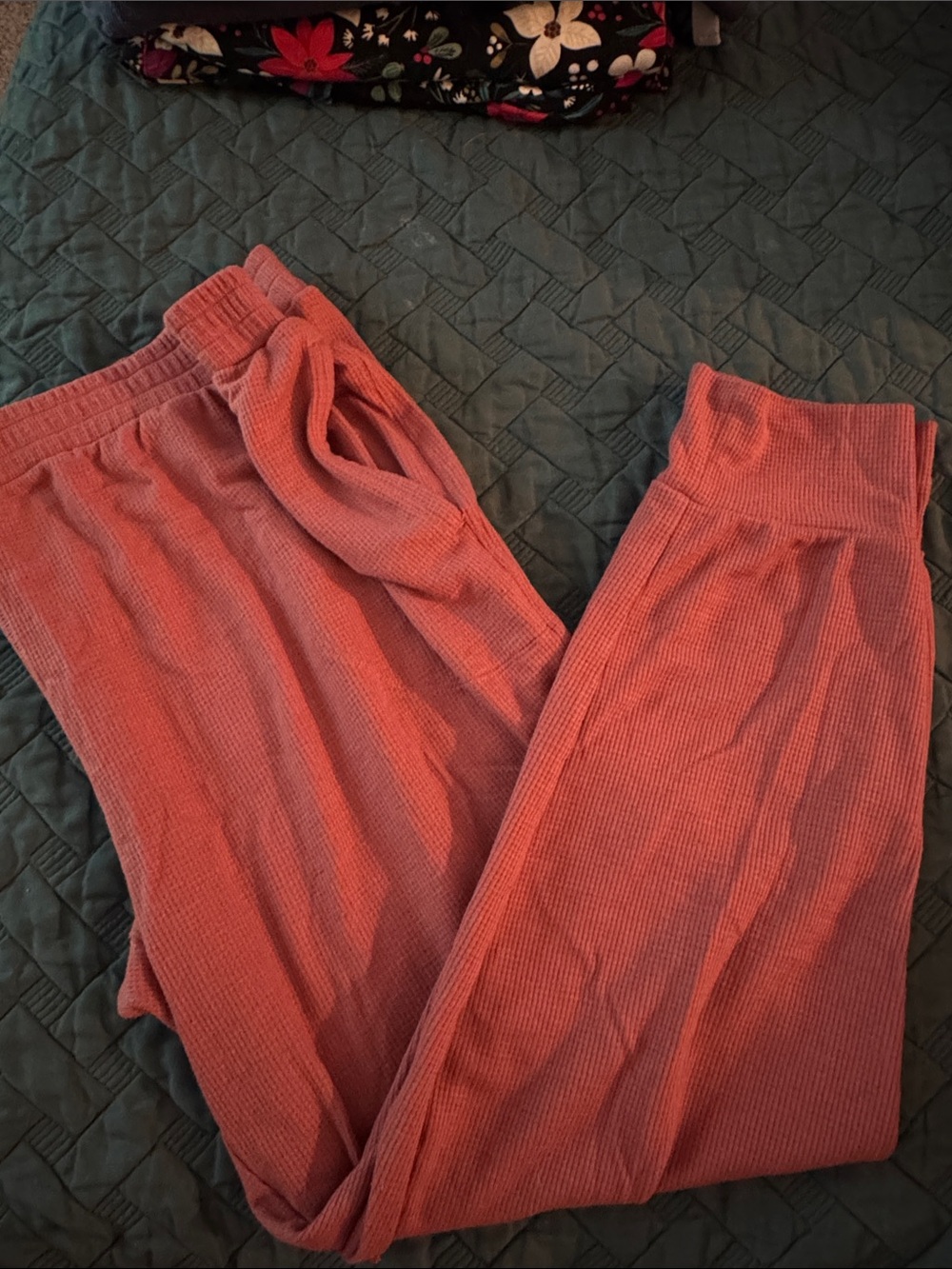 Athleta Ribbed Jogger Pants in Dusty Rose